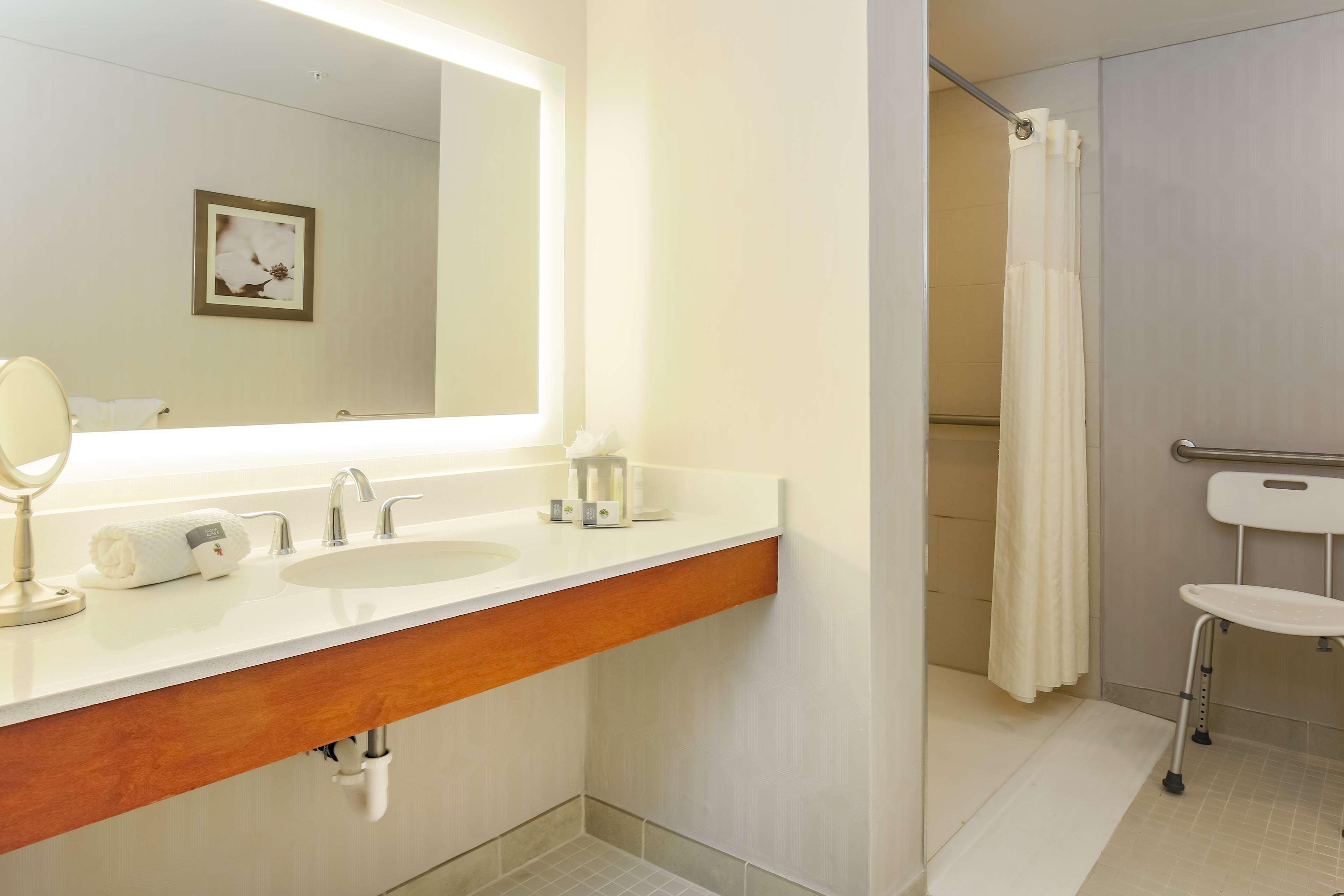 Hotel Doubletree By Hilton Atlanta Airport College Park Esterno foto