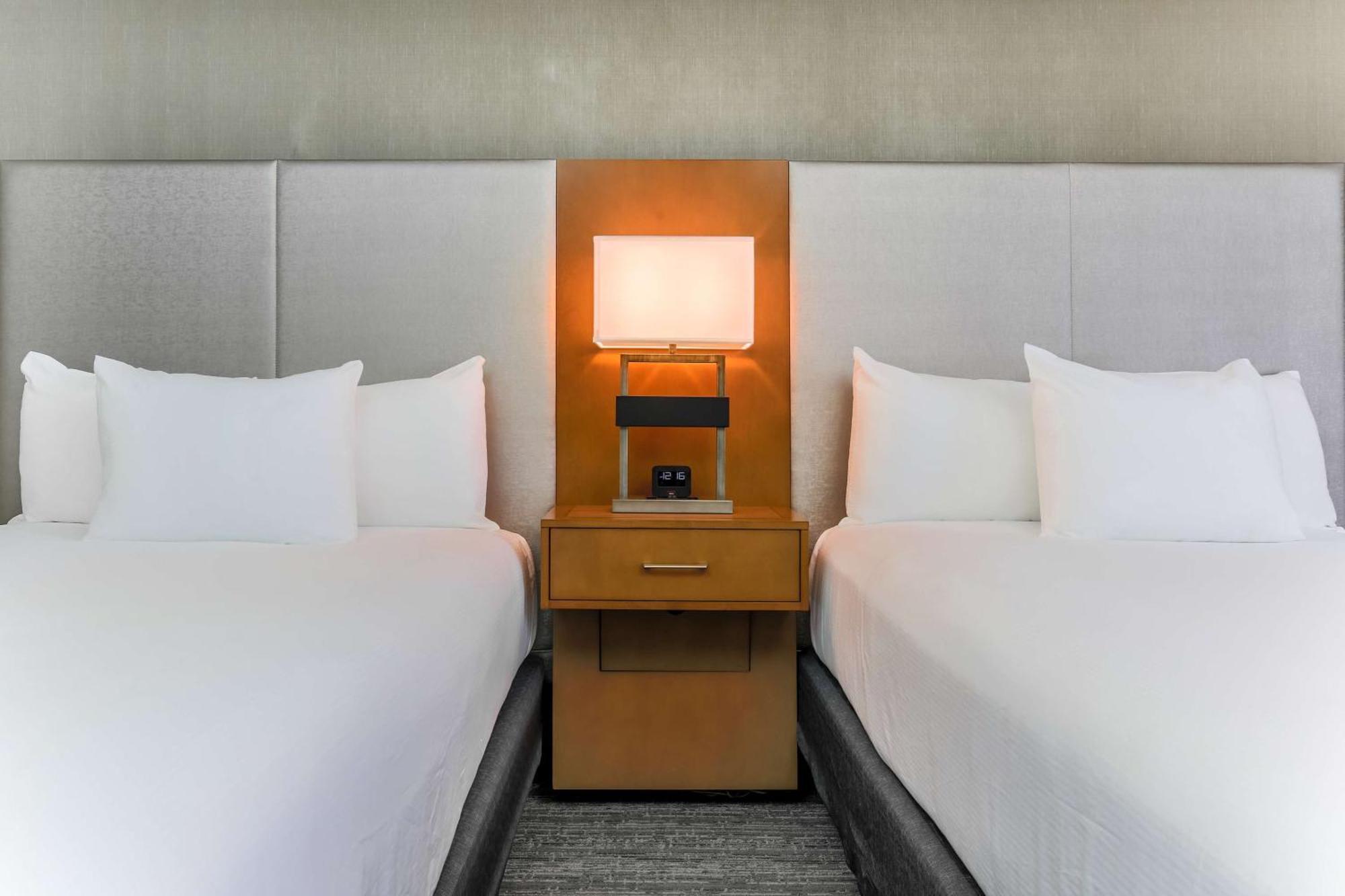 Hotel Doubletree By Hilton Atlanta Airport College Park Esterno foto