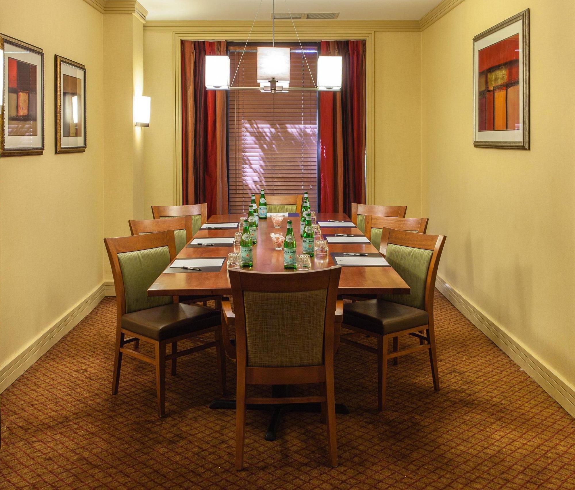 Hotel Doubletree By Hilton Atlanta Airport College Park Esterno foto