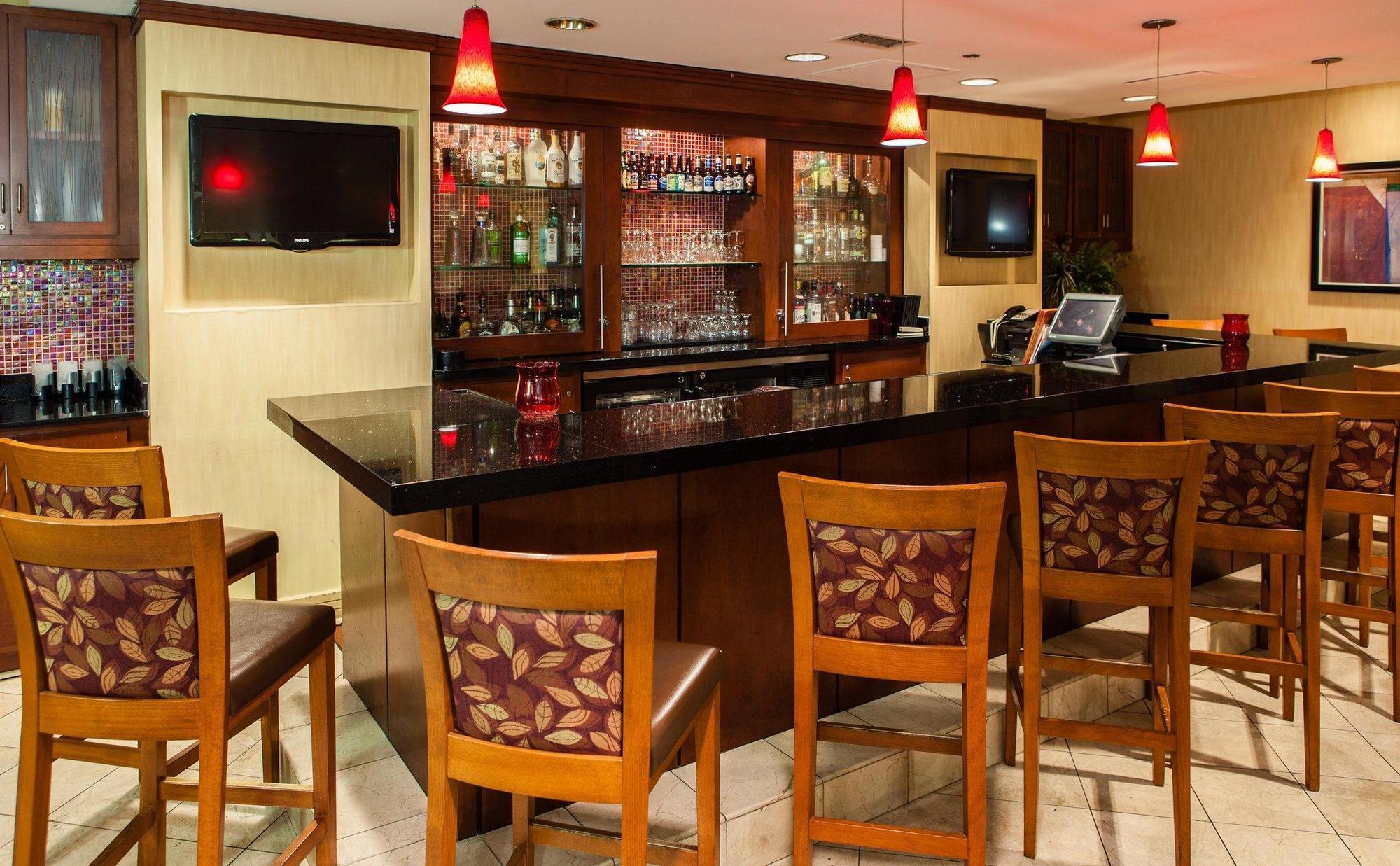 Hotel Doubletree By Hilton Atlanta Airport College Park Esterno foto