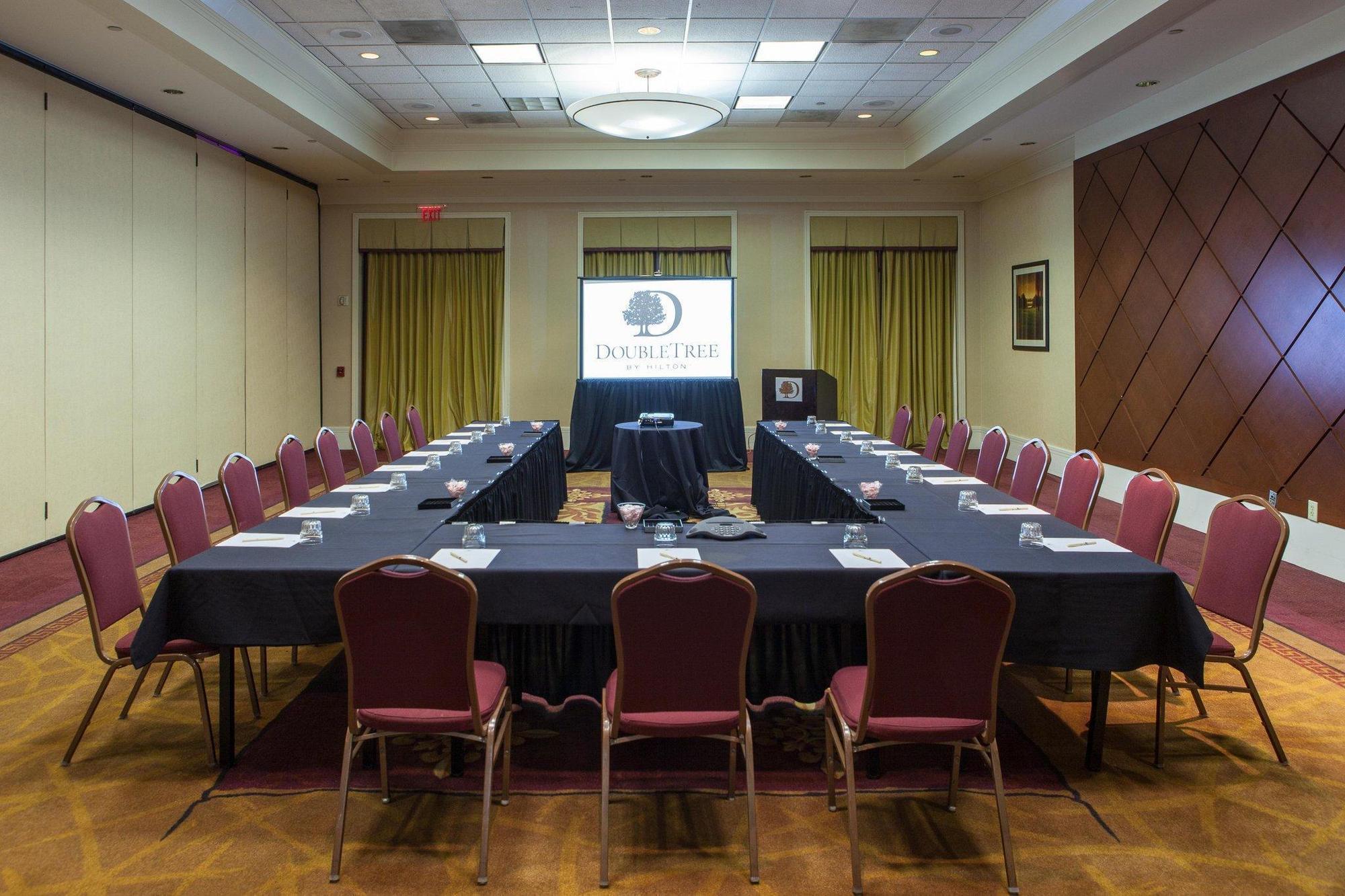 Hotel Doubletree By Hilton Atlanta Airport College Park Esterno foto